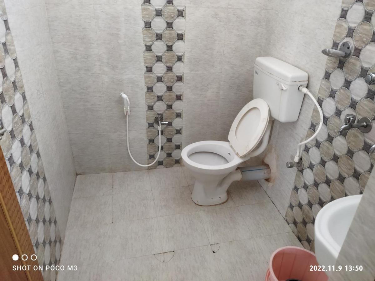 Hotel Well Inn Puri Kültér fotó