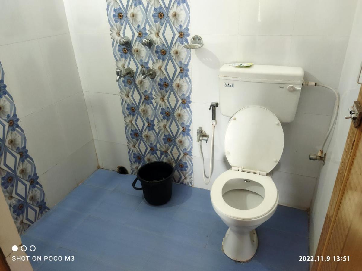 Hotel Well Inn Puri Kültér fotó