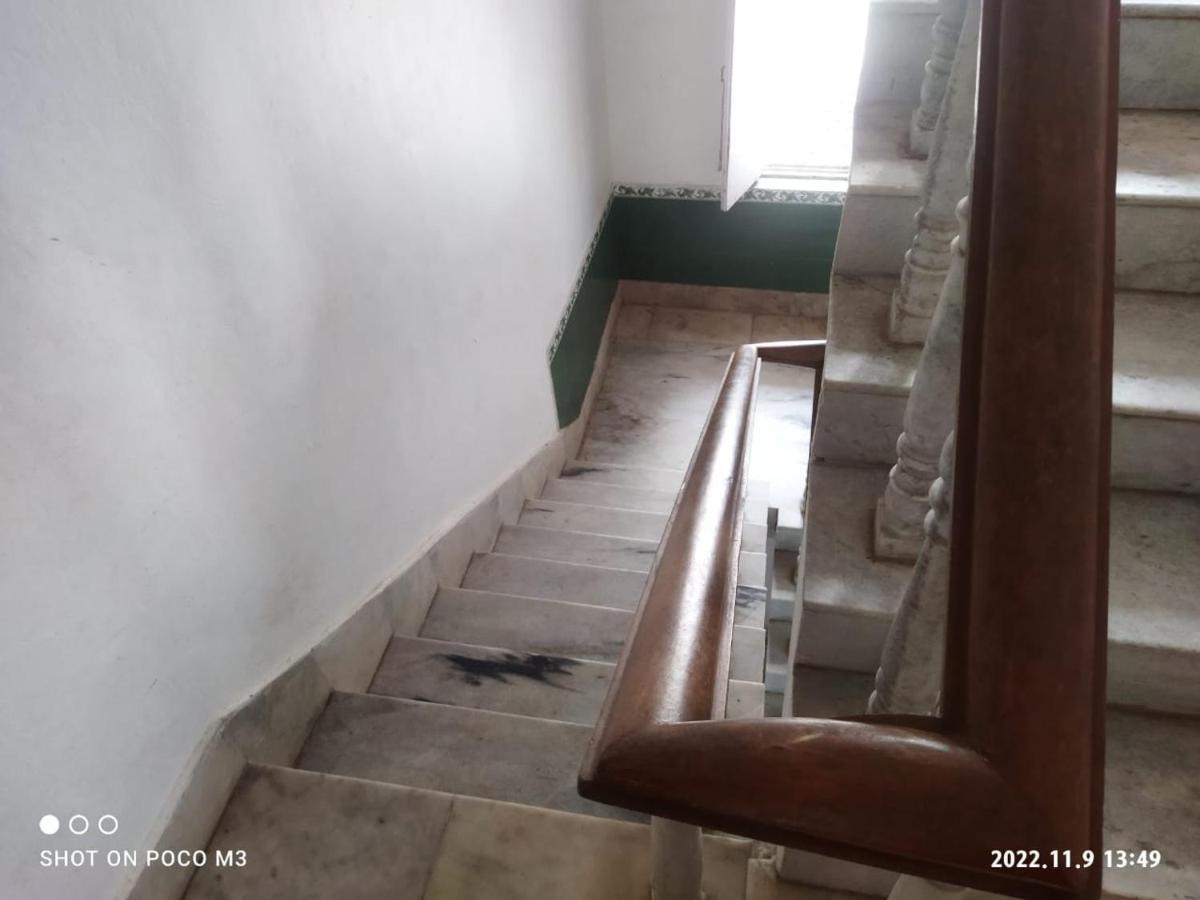 Hotel Well Inn Puri Kültér fotó