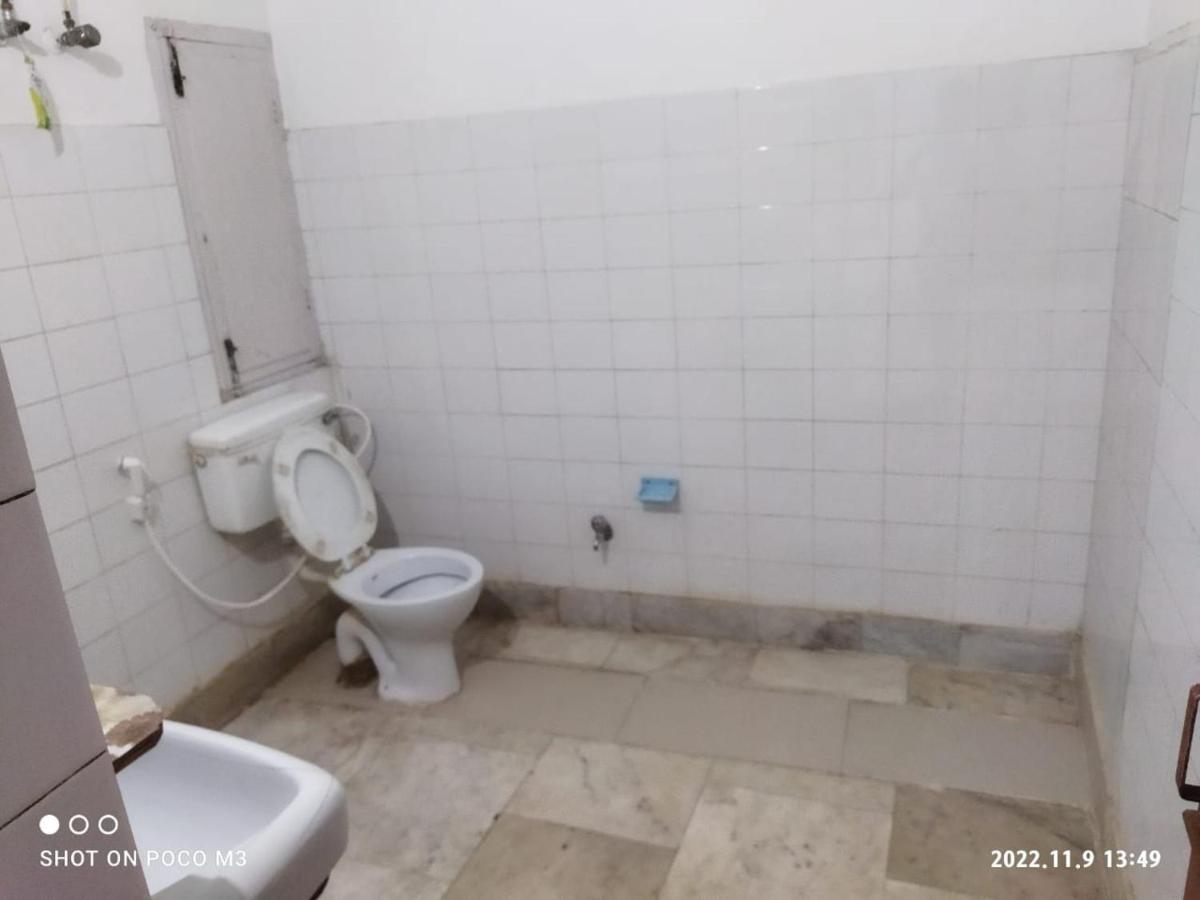 Hotel Well Inn Puri Kültér fotó